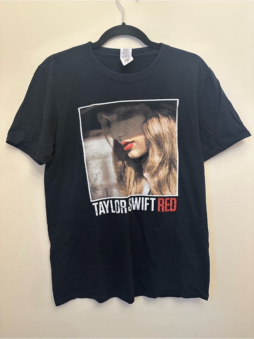 Taylor Swift RED Tour 2013 Medium Concert T Shirt Double Sided Gildan Graphic